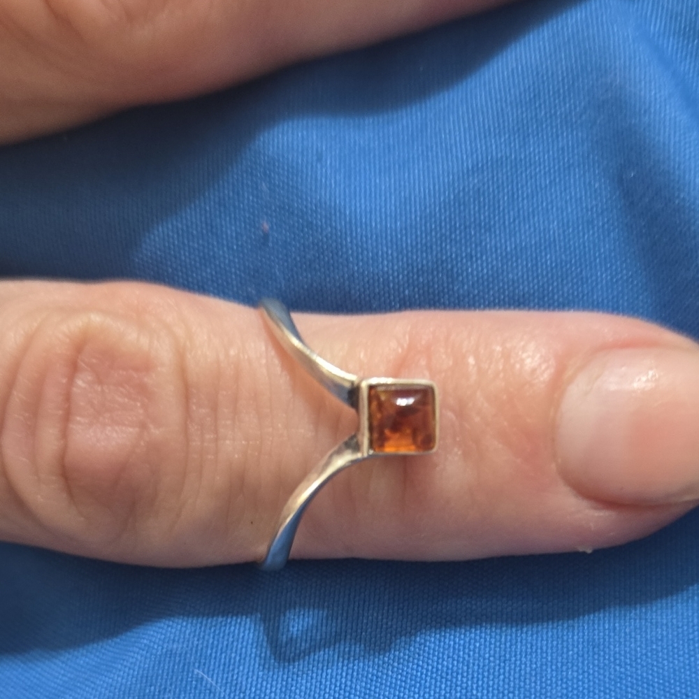 UNIQUE 925 STERLING SILVER ring With REAL AMBER